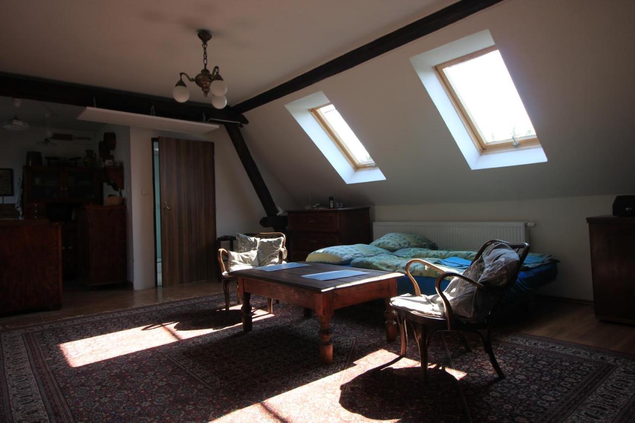 U Slunce Apartment Ostredek Bagian luar foto
