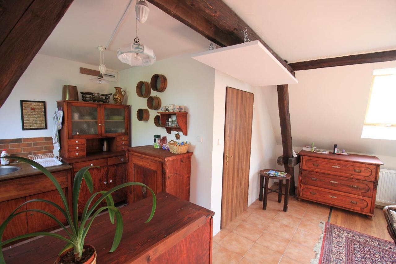 U Slunce Apartment Ostredek Bagian luar foto
