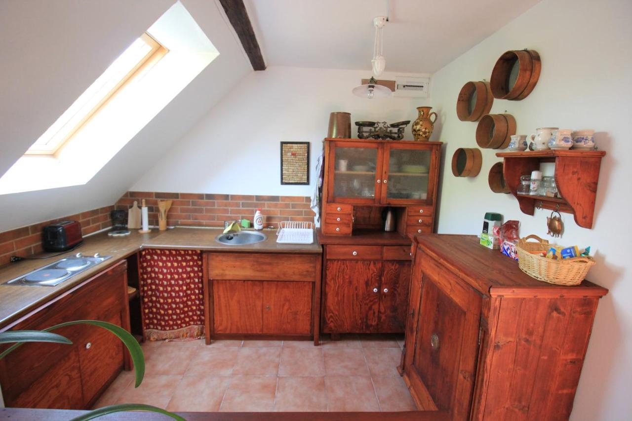 U Slunce Apartment Ostredek Bagian luar foto