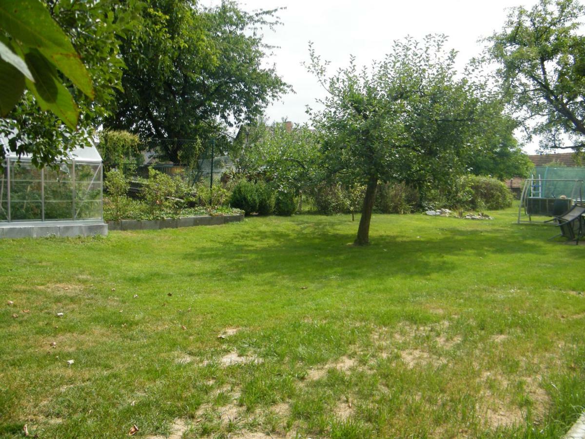 U Slunce Apartment Ostredek Bagian luar foto