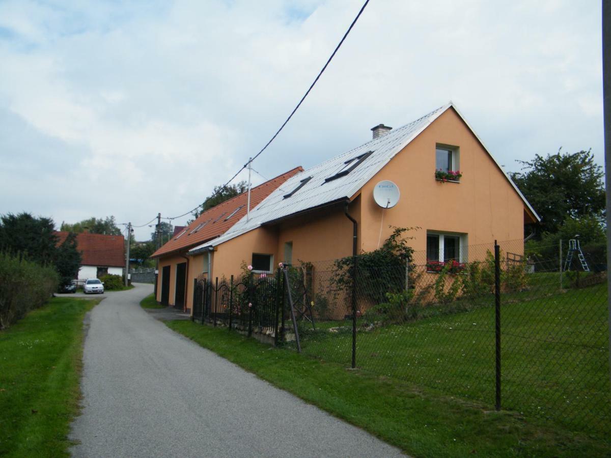 U Slunce Apartment Ostredek Bagian luar foto