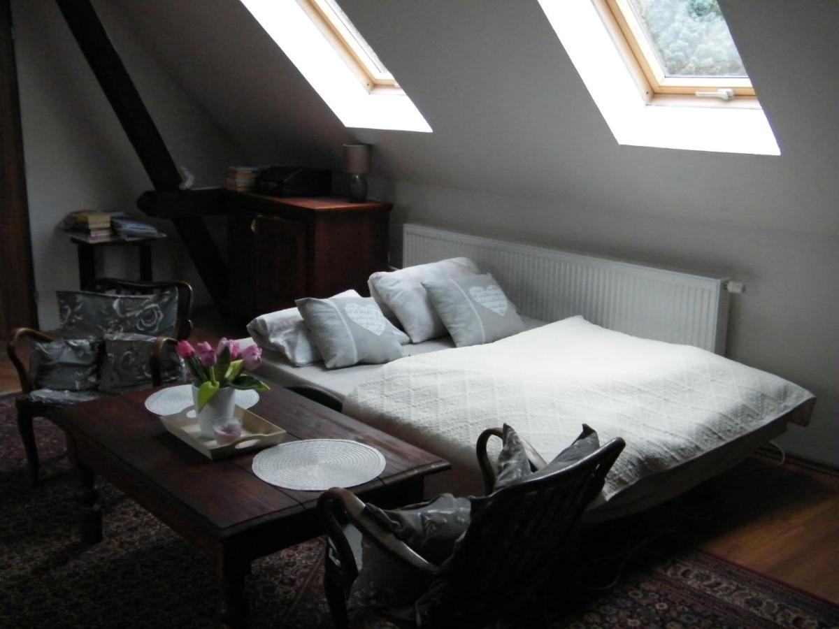 U Slunce Apartment Ostredek Bagian luar foto